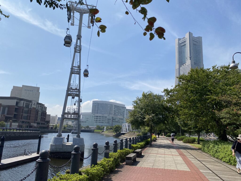 今では貨物船路跡を歩けます